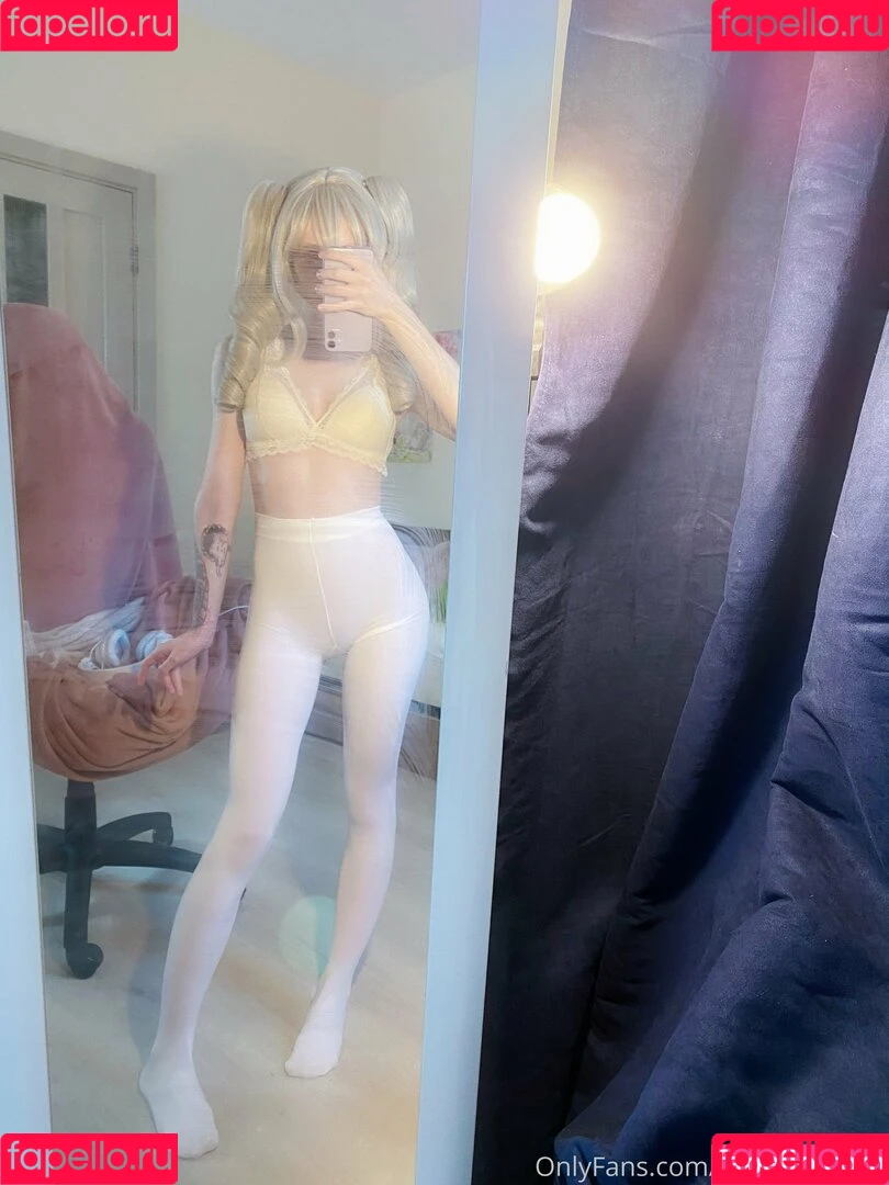 / Roxane / barbiedevdoll / latelierderoxane / rox4y_ / roxanefroxy Onlyfans Photo Gallery 