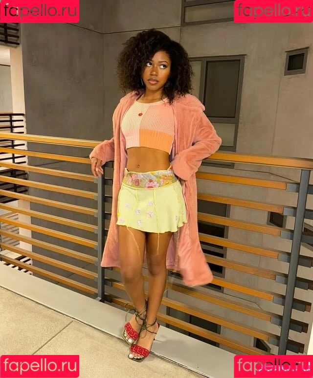 Riele Downs / rieledowns Onlyfans Photo Gallery 