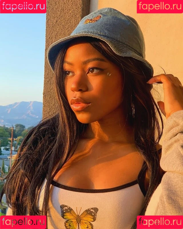 Riele Downs / rieledowns Onlyfans Photo Gallery 