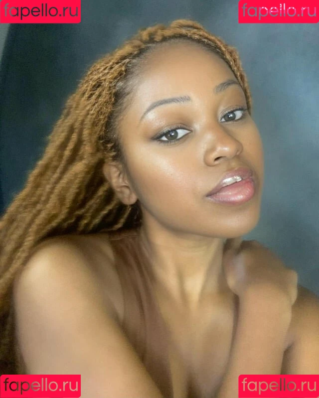 Riele Downs / rieledowns Onlyfans Photo Gallery 