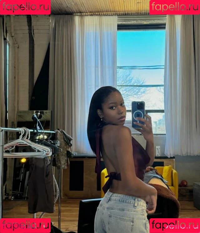 Riele Downs / rieledowns Onlyfans Photo Gallery 