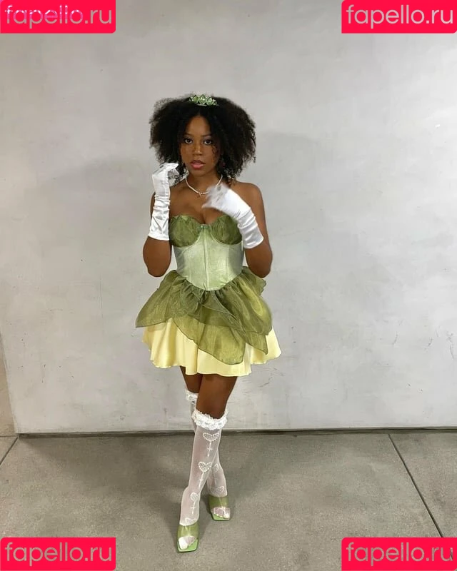 Riele Downs / rieledowns Onlyfans Photo Gallery 