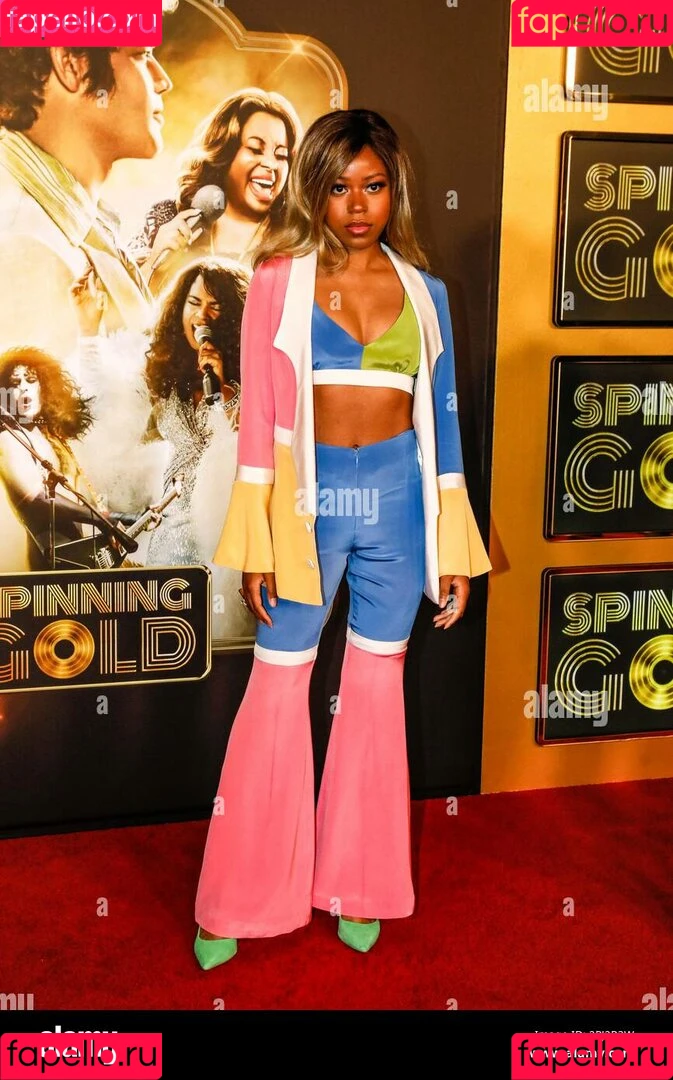 Riele Downs / rieledowns Onlyfans Photo Gallery 