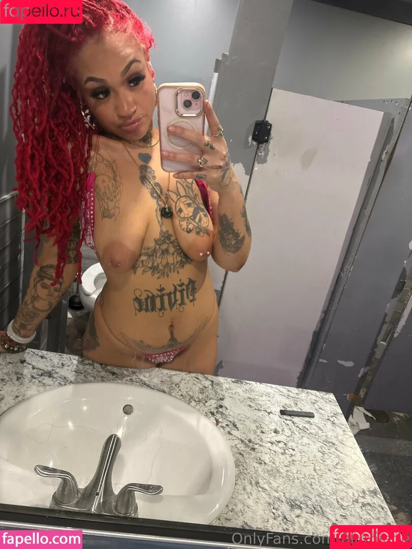 plutojade / plutojadee Onlyfans Photo Gallery 