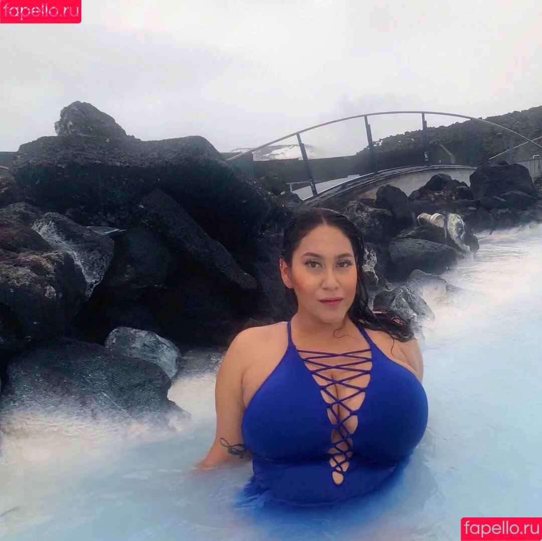 realroses / roserayy Onlyfans Photo Gallery 