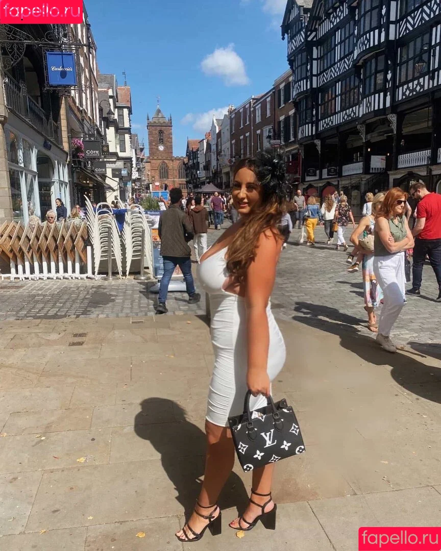 Stephanie Bebb / bustybrunettes / miss_bebb / stephanie_bebb Onlyfans Photo Gallery 