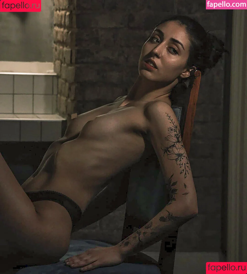 _naissance / ampinari Onlyfans Photo Gallery 