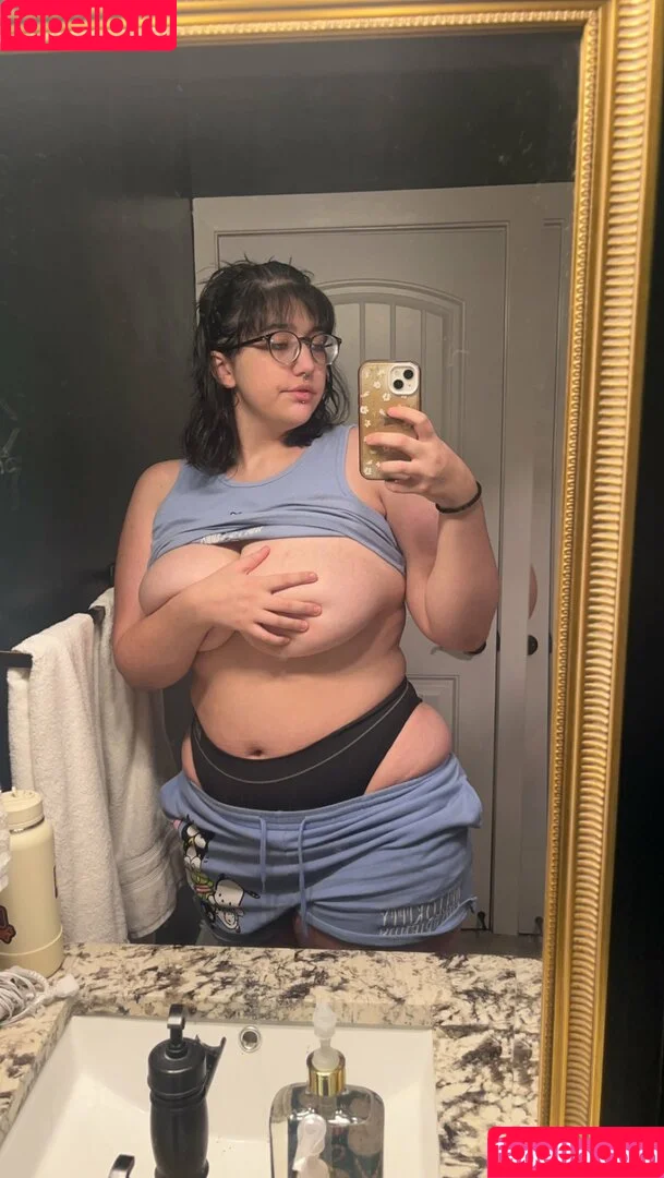 Icedmelontt / Melon T / chill_gilll Onlyfans Photo Gallery 