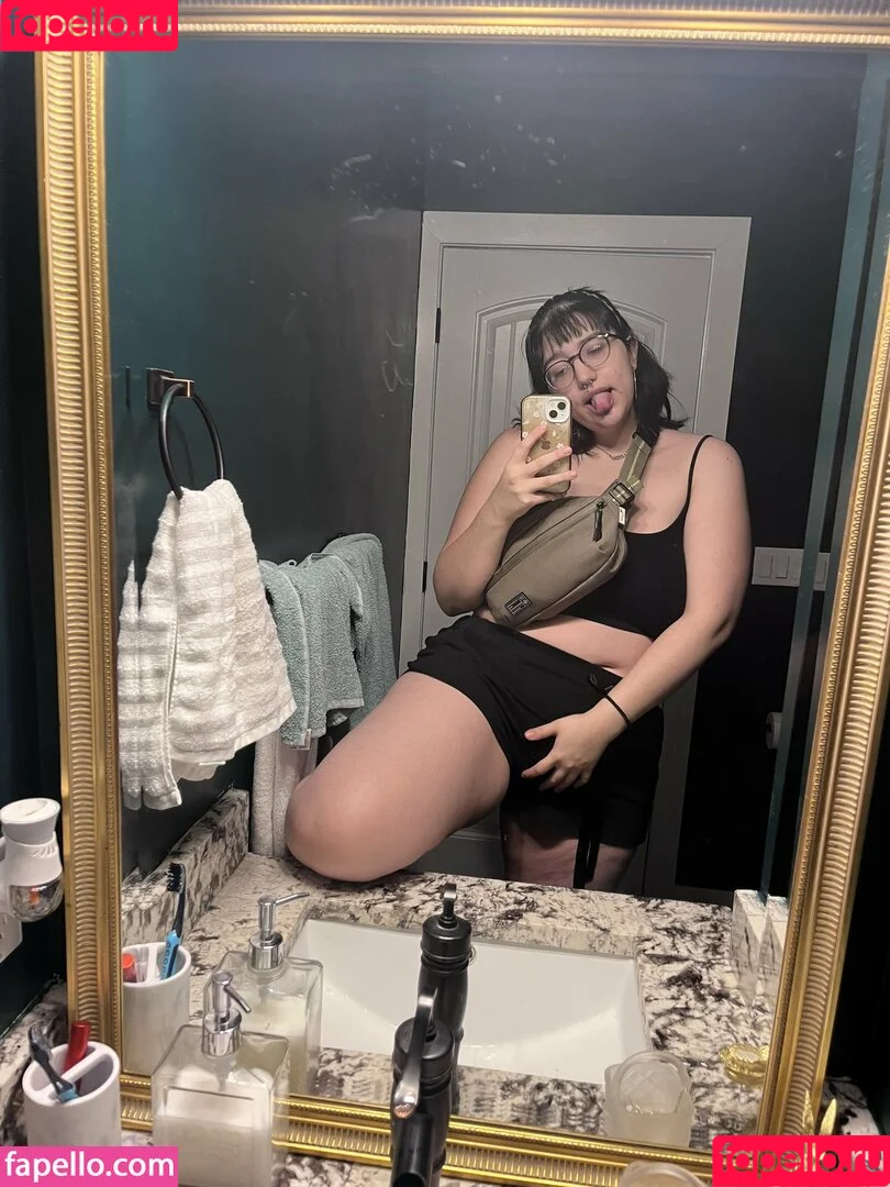 Icedmelontt / Melon T / chill_gilll Onlyfans Photo Gallery 