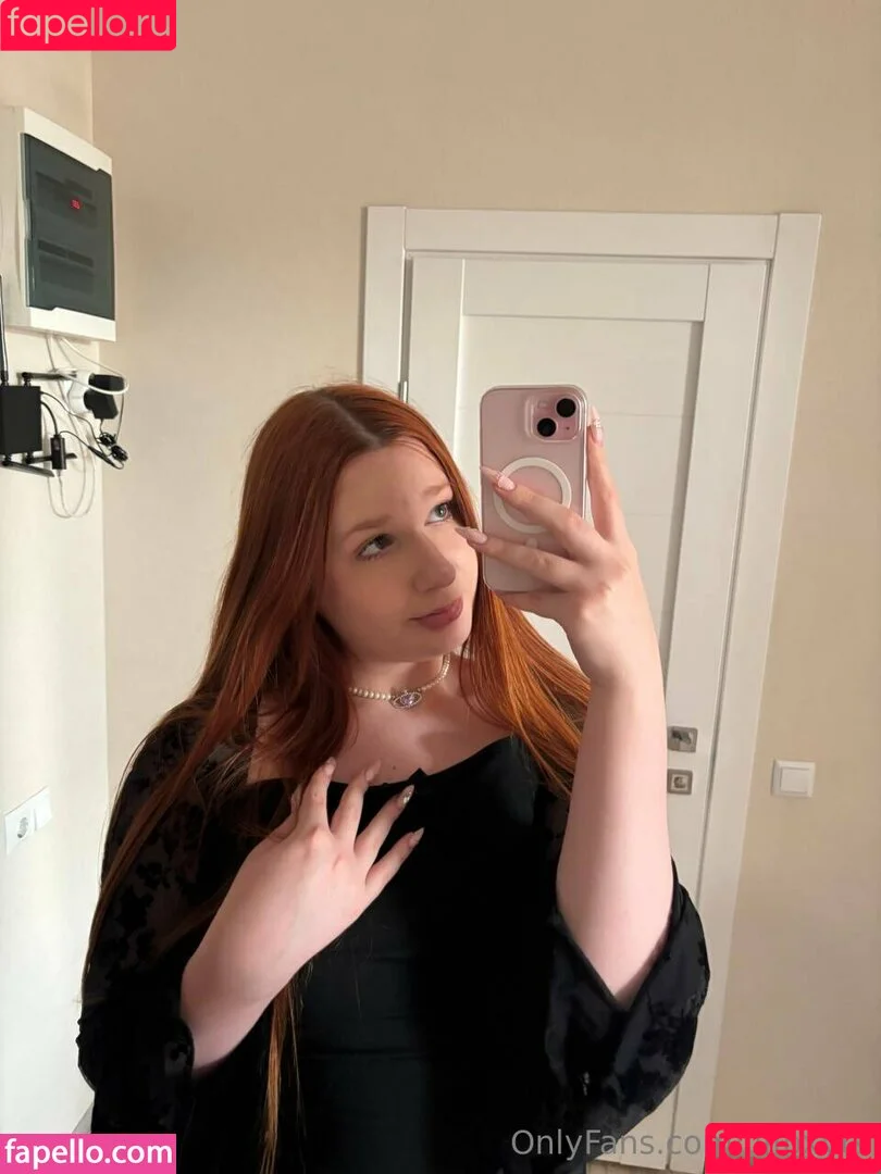 lilfoxy98 / lilfoxyts Onlyfans Photo Gallery 