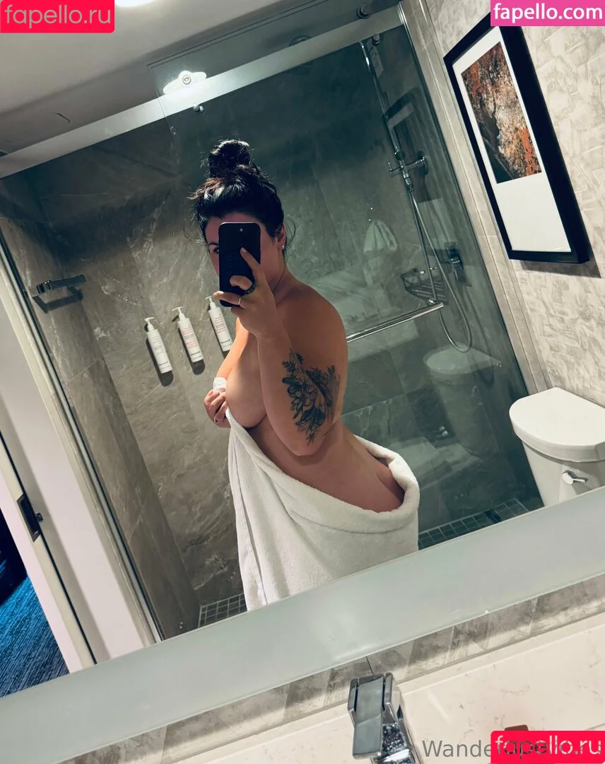 wanderlustvibes / wanderlustvibestribe Onlyfans Photo Gallery 