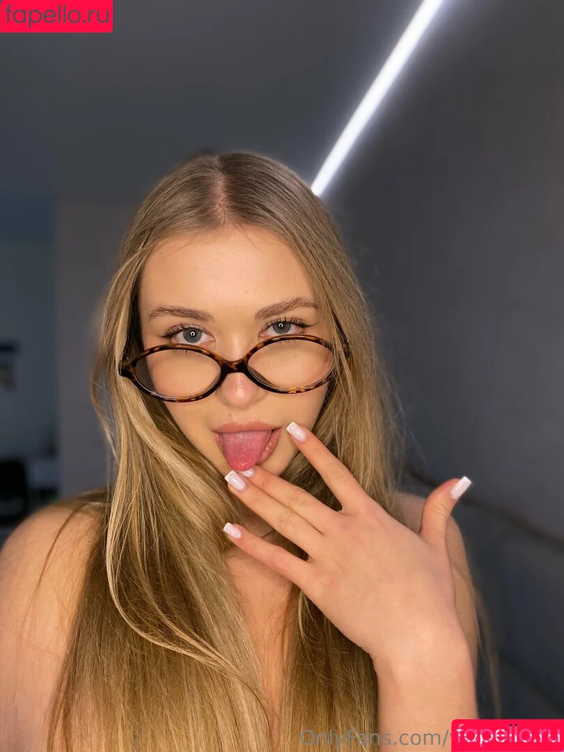 cute_blonde_evy / reel Onlyfans Photo Gallery 