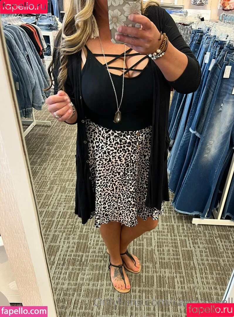 gwingotaku / raemaxwell Onlyfans Photo Gallery 