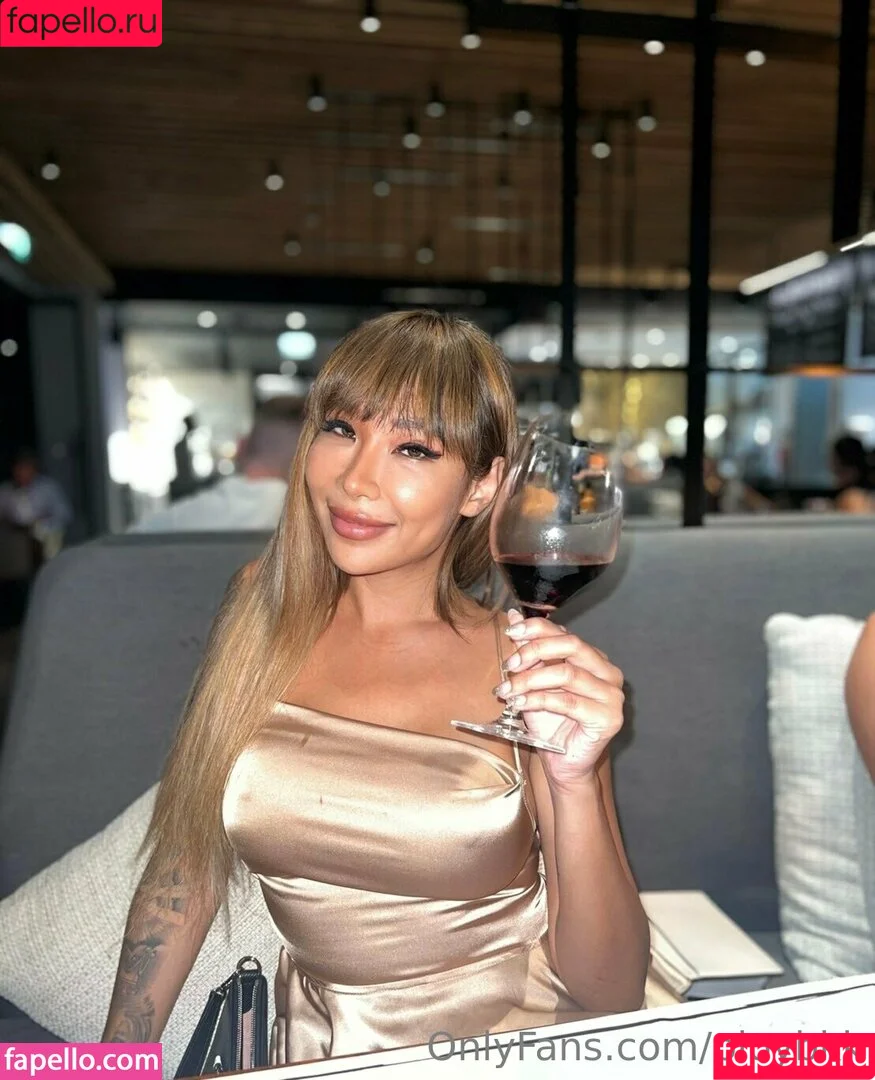 ploybkk / ploymolly Onlyfans Photo Gallery 