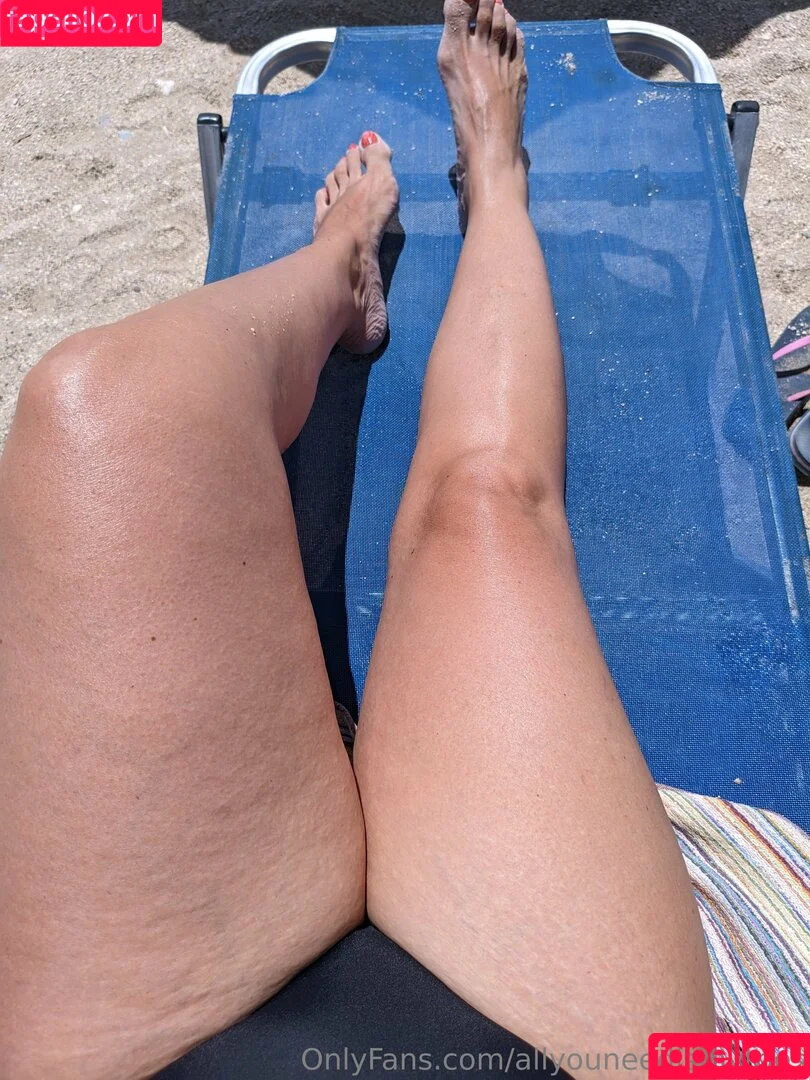 allyouneedismytoes / allyouneedissmood Onlyfans Photo Gallery 