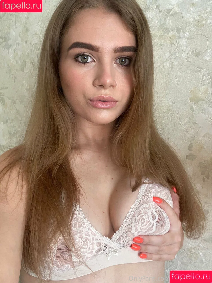 honeymoonlera / mooneera Onlyfans Photo Gallery 