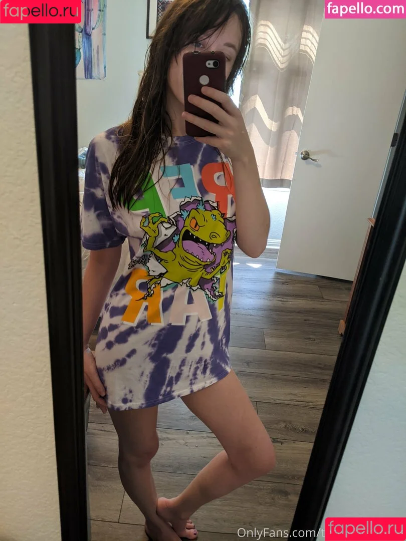 thoughtsandshotss / thoughtypraxis Onlyfans Photo Gallery 