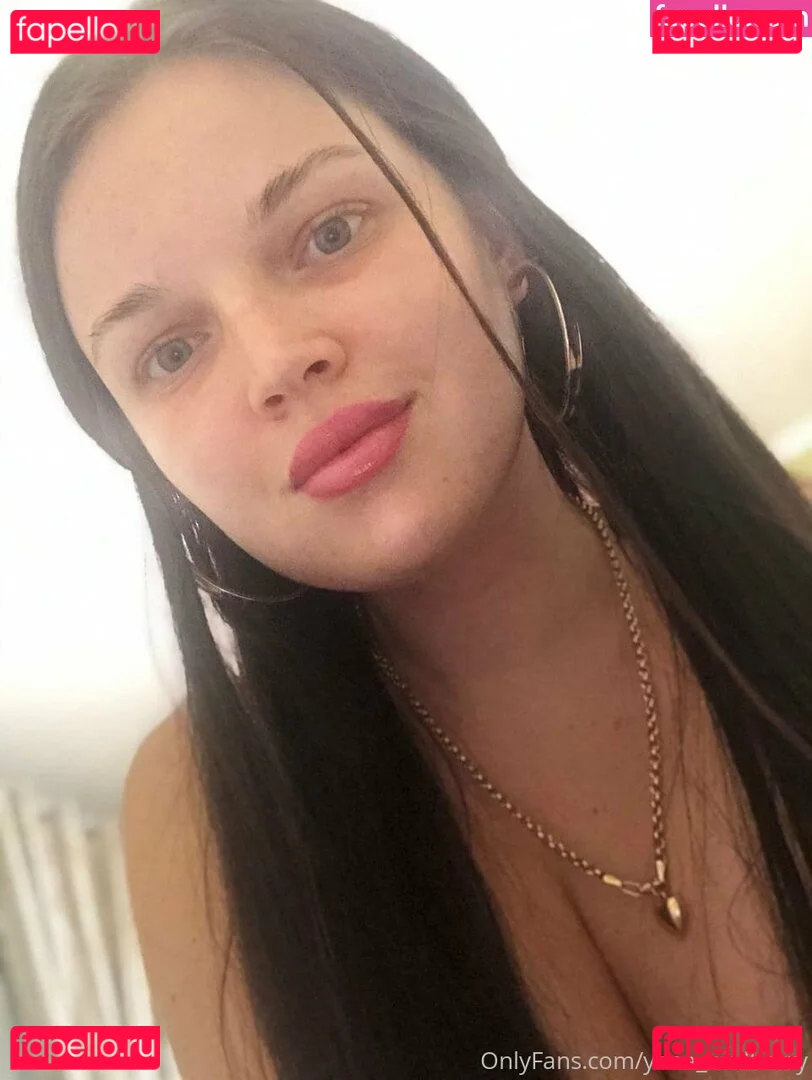 yanamulberry Onlyfans Photo Gallery 