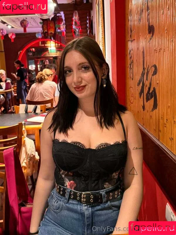 Naomi Nyke / https: / naomi.nke / naominyke / onlynaominyke Onlyfans Photo Gallery 