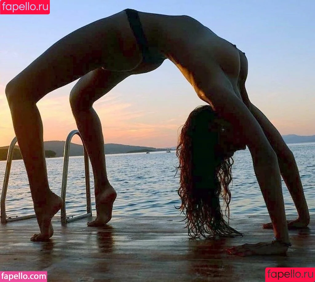 Kelly Gale / kellybellyboom Onlyfans Photo Gallery 