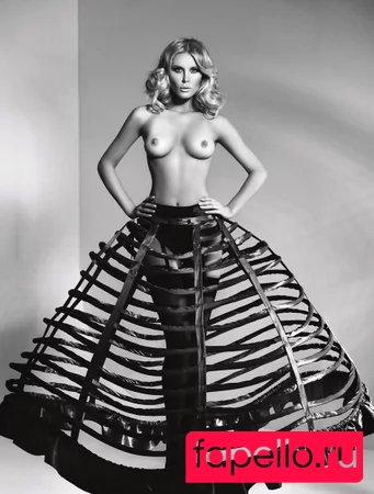 onlysimonafans / simonaaaab Onlyfans Photo Gallery 