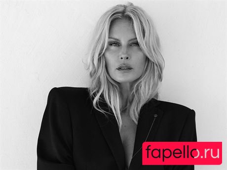 onlysimonafans / simonaaaab Onlyfans Photo Gallery 