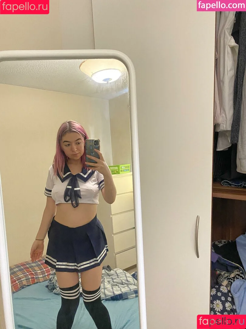 Princessemily18 Onlyfans Photo Gallery 