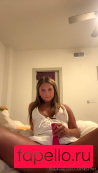 Averybennett / avaawest / averybennett0 / averyywest Onlyfans Photo Gallery 