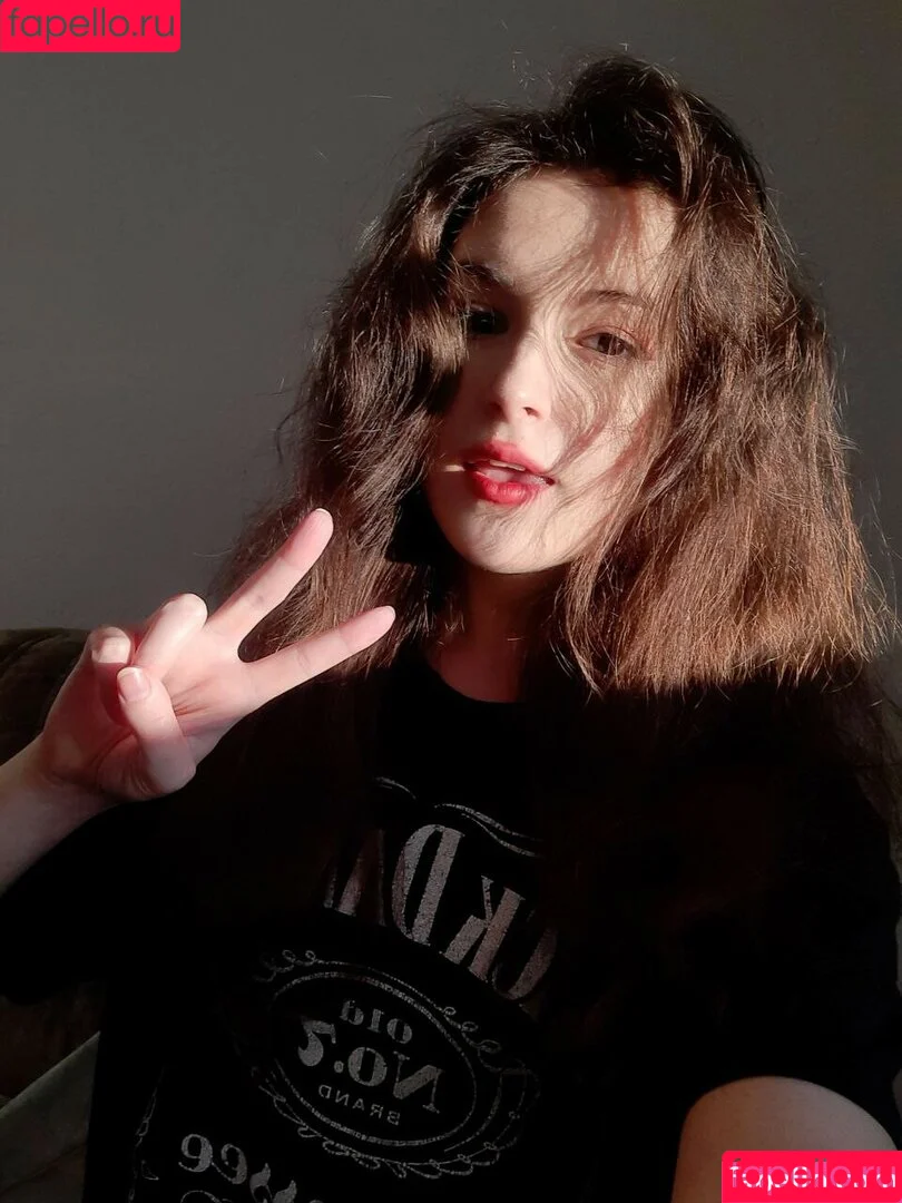 Mona Maria / monamariaa Onlyfans Photo Gallery 