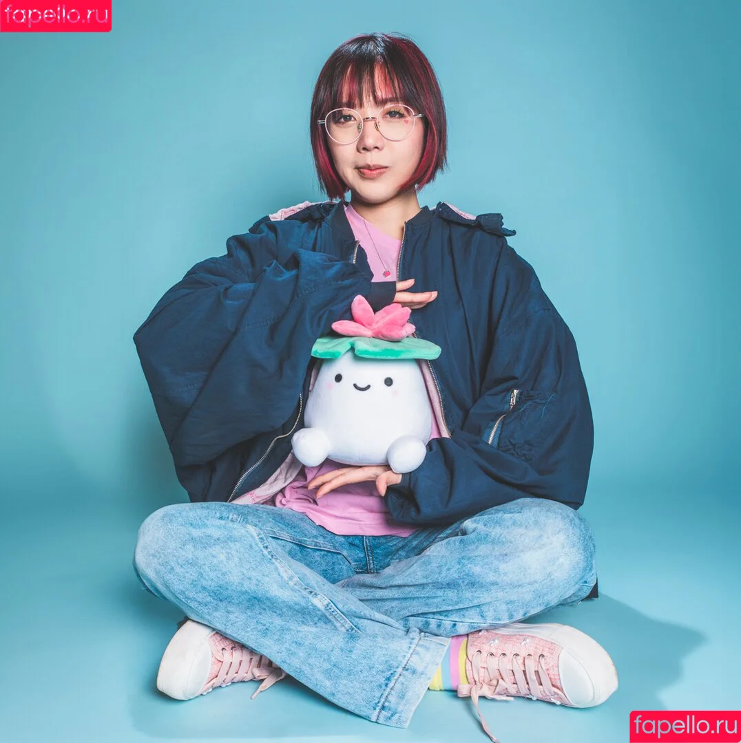 LilyPichu / onlysaber Onlyfans Photo Gallery 