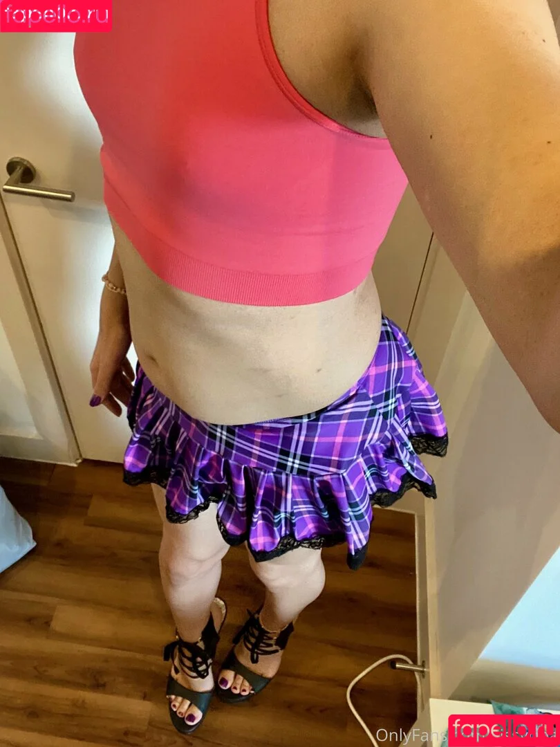 rinapinaaa / rinavolpina Onlyfans Photo Gallery 