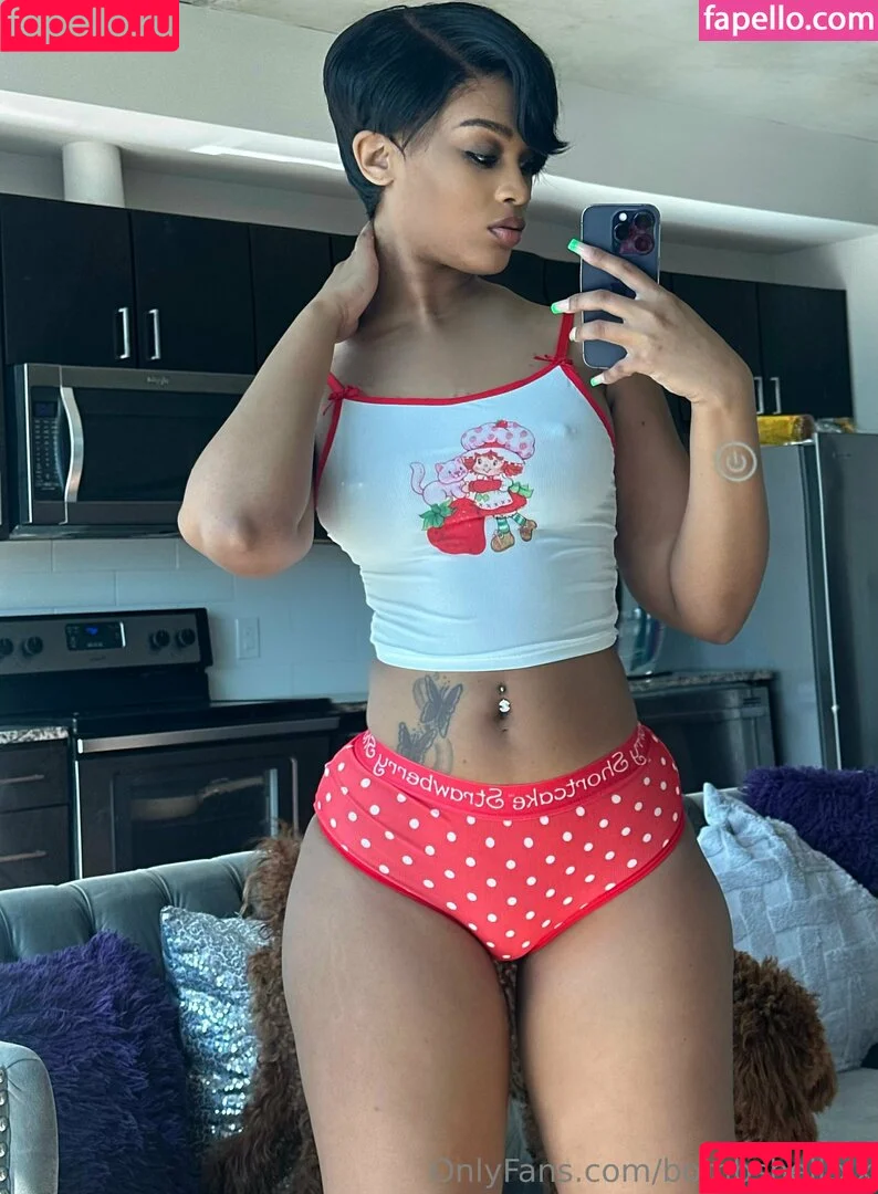 bombshell.xx / xx.bombshell Onlyfans Photo Gallery 