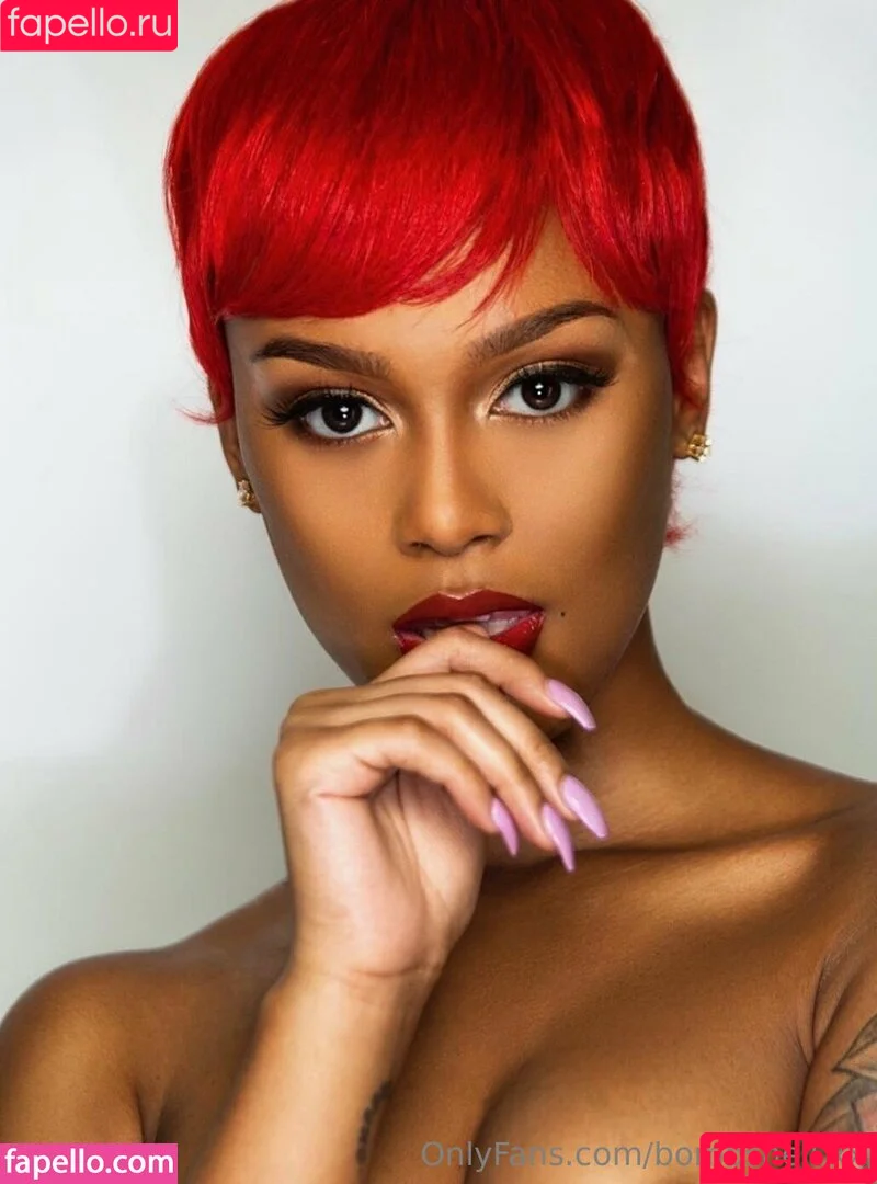 bombshell.xx / xx.bombshell Onlyfans Photo Gallery 