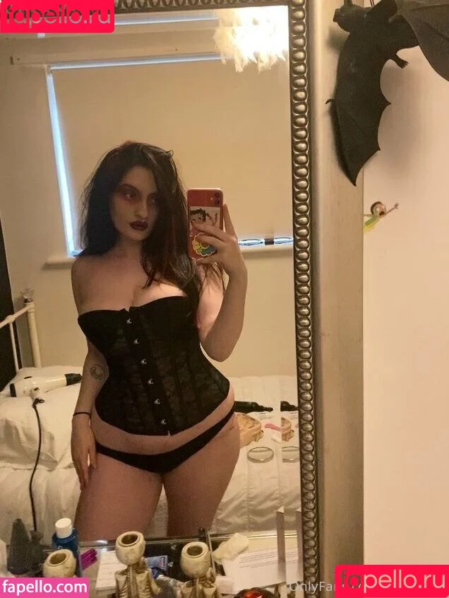 poorthing / poorthingsfilm Onlyfans Photo Gallery 