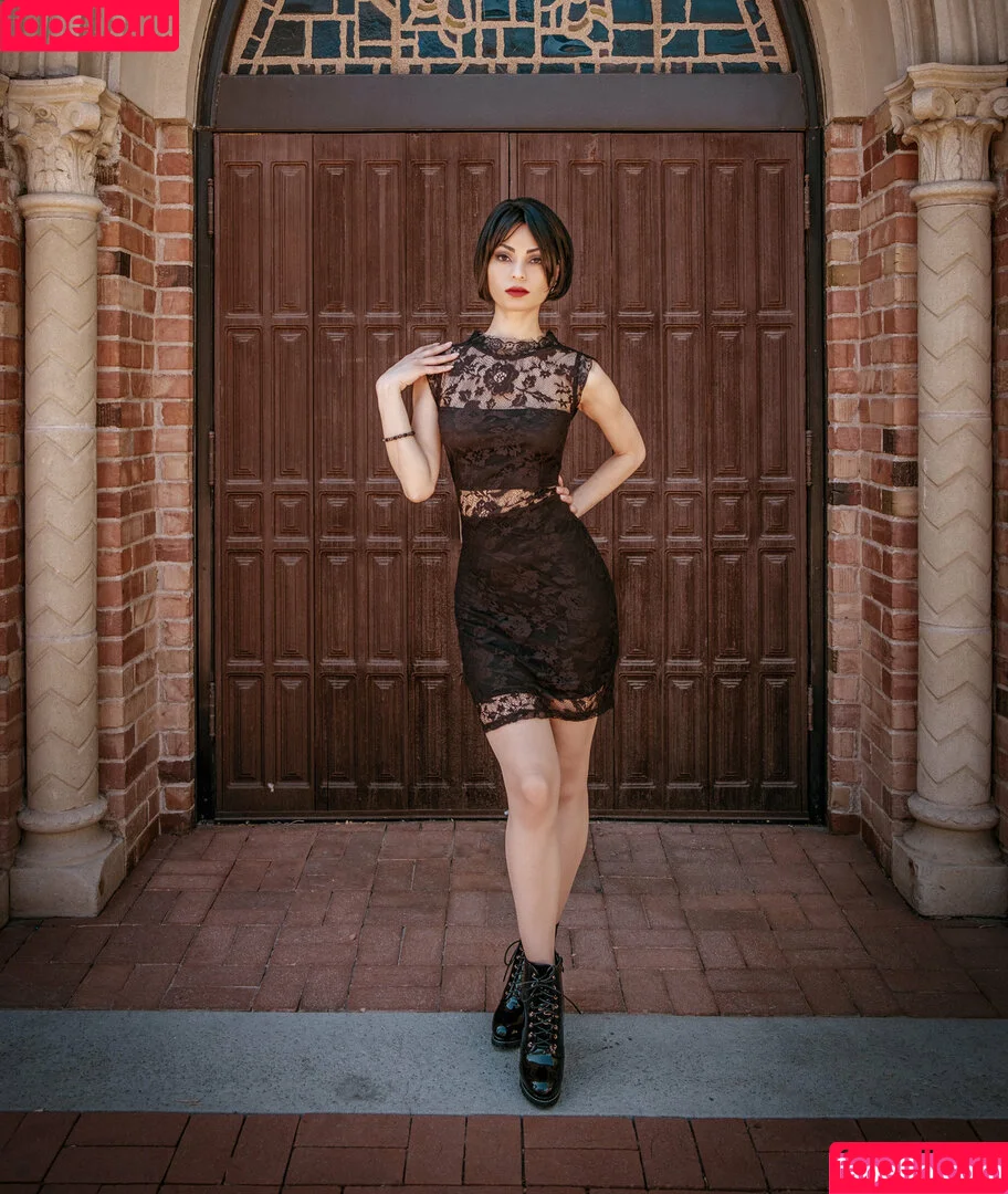 saramoni / saramonicosplay Onlyfans Photo Gallery 