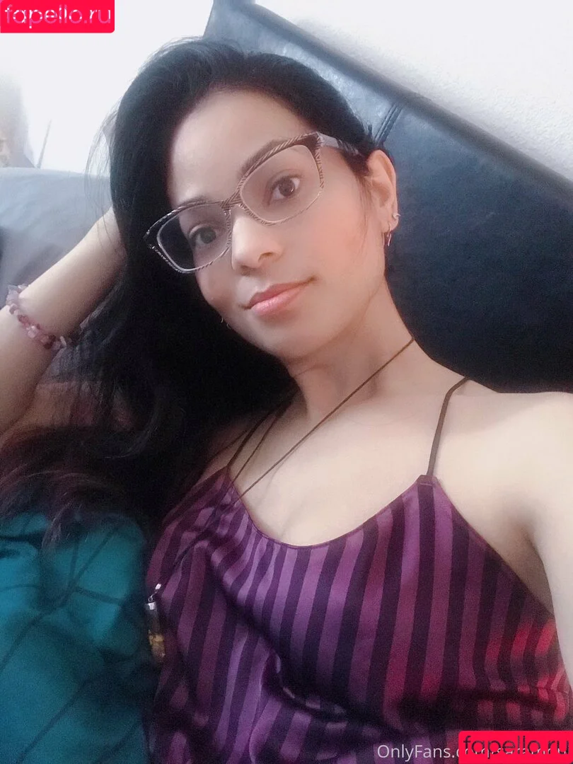 saramoni / saramonicosplay Onlyfans Photo Gallery 