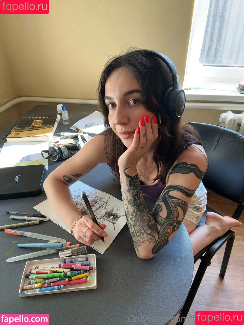 babysaralux Onlyfans Photo Gallery 