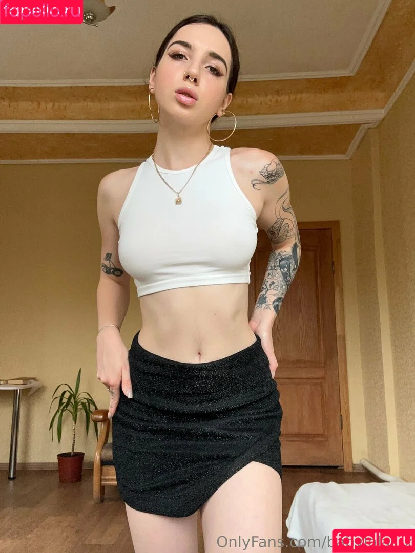 babysaralux Onlyfans Photo Gallery 