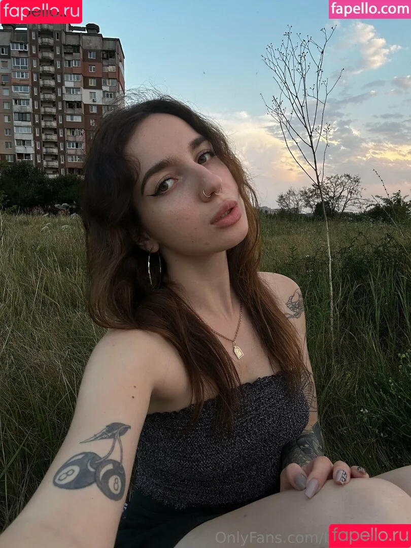 babysaralux Onlyfans Photo Gallery 