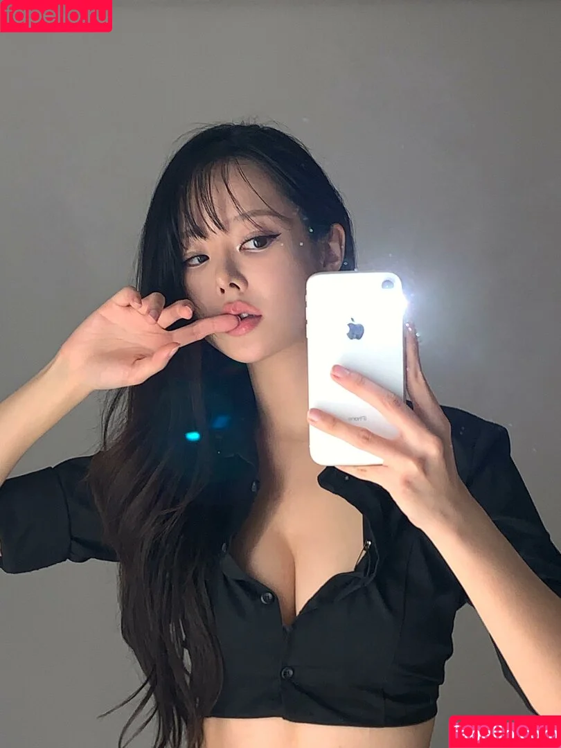 Chloe Amelie Kim / houseofrae Onlyfans Photo Gallery 