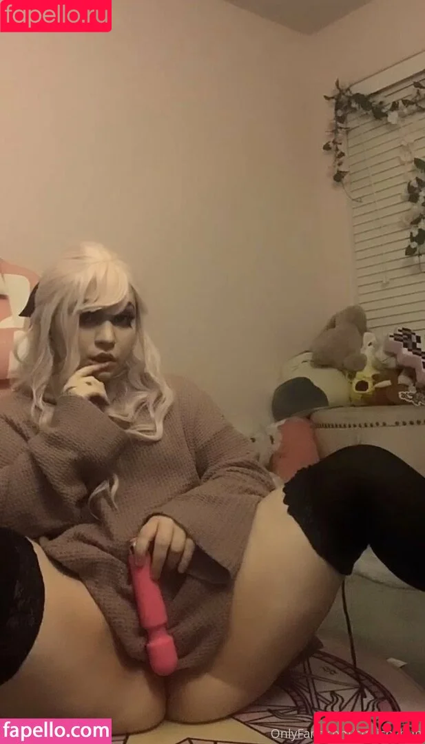 neuroticsoulz / squishybunx Onlyfans Photo Gallery 