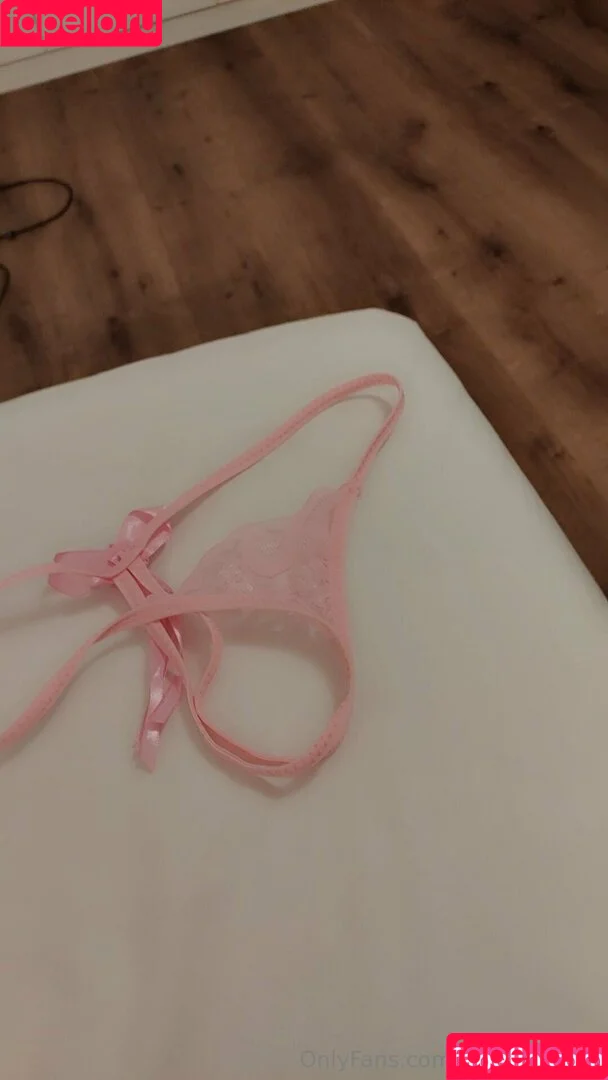 alina.ray / alinarai07 Onlyfans Photo Gallery 