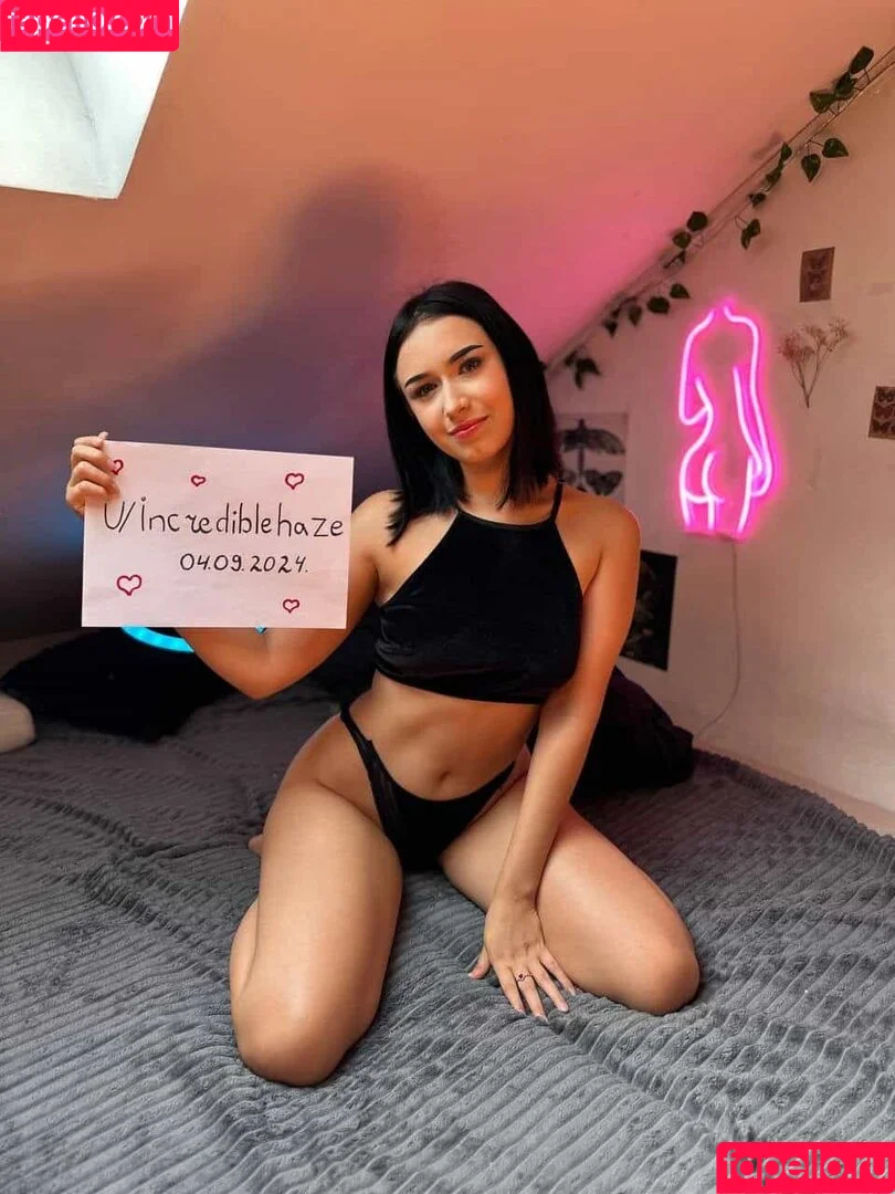 https: / incrediblehaze / katarinabluu Onlyfans Photo Gallery 