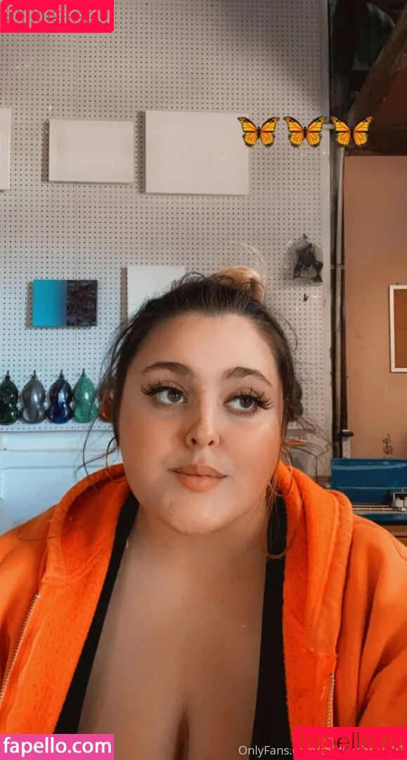 hellotitty420_ / thicctitty420 Onlyfans Photo Gallery 