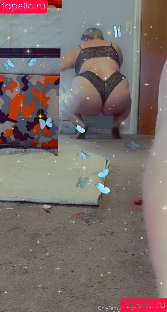 hellotitty420_ / thicctitty420 Onlyfans Photo Gallery 