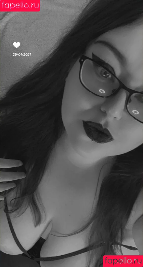 lovelymishelley / obeymisselle Onlyfans Photo Gallery 