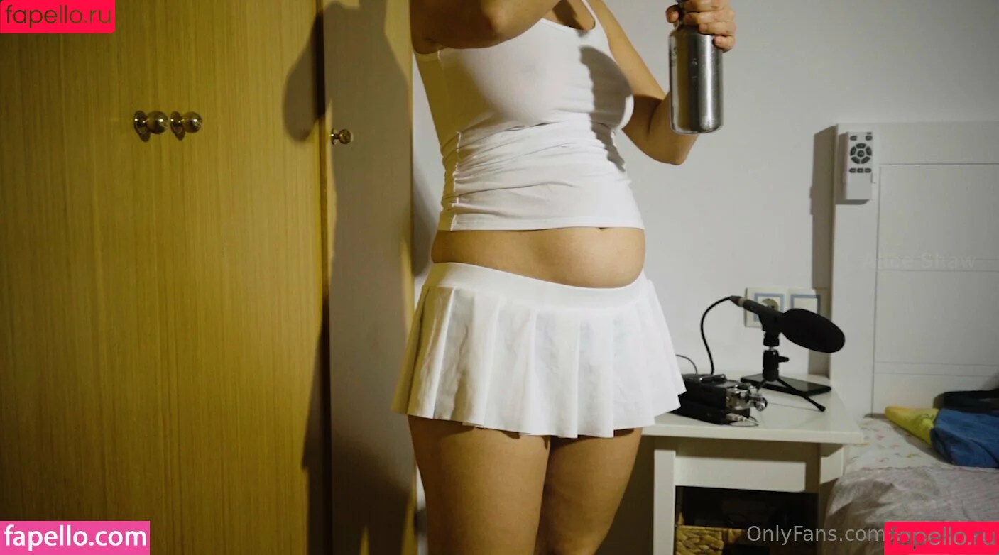 alice2242 Onlyfans Photo Gallery 