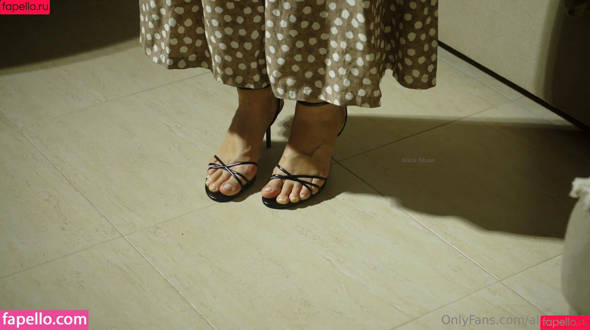 alice2242 Onlyfans Photo Gallery 