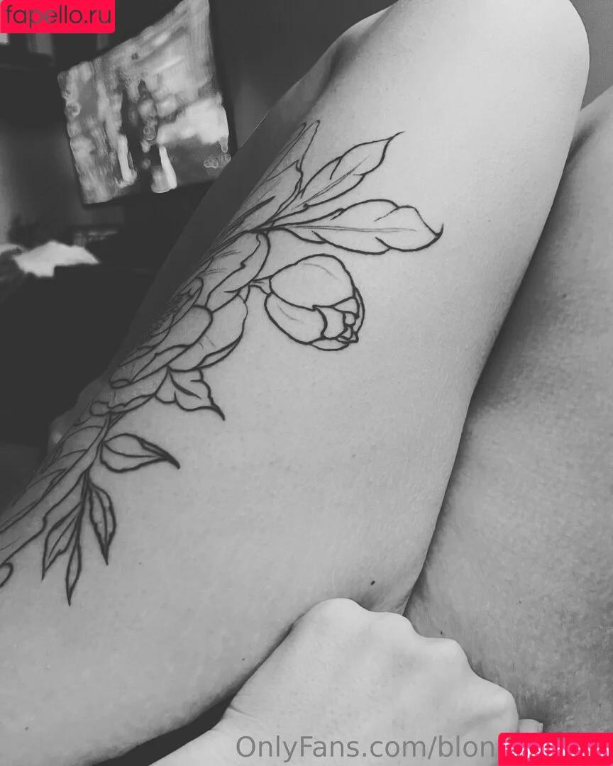 Blondegoth1 Onlyfans Photo Gallery 