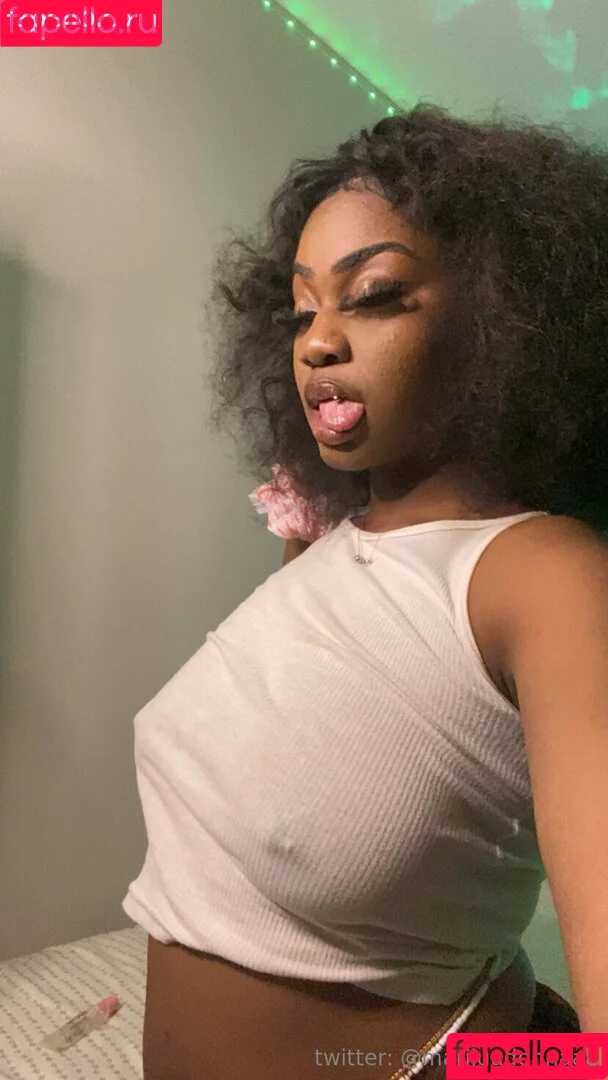 mochi.ansher / spoiledmochi Onlyfans Photo Gallery 